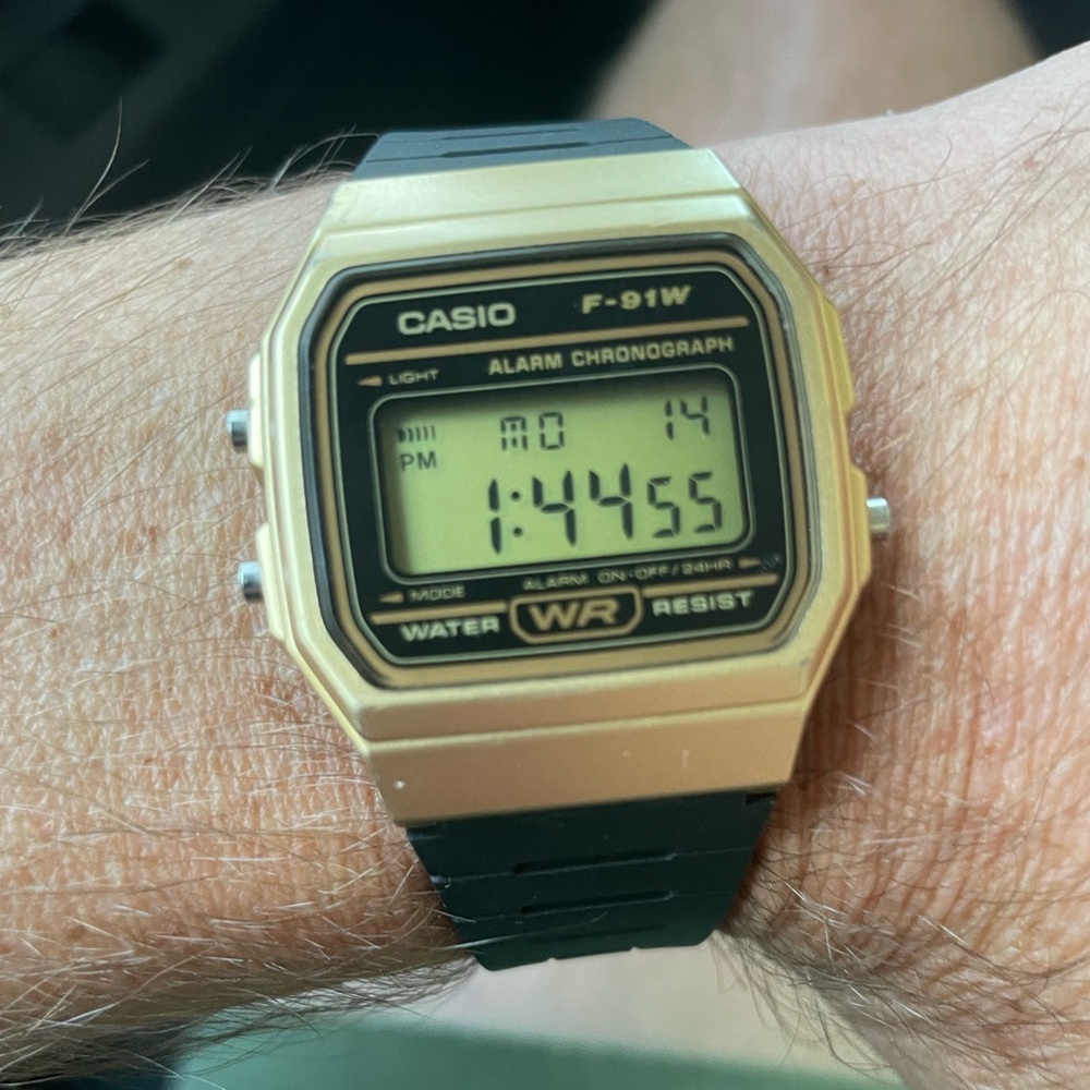 Casio F-91W Casio Watch Black Gold